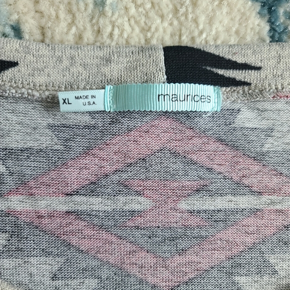Maurcies Boho Aztec Print Long Sleeve Top, Gray, Black, Burgundy, Xlarge - Picture 3 of 7